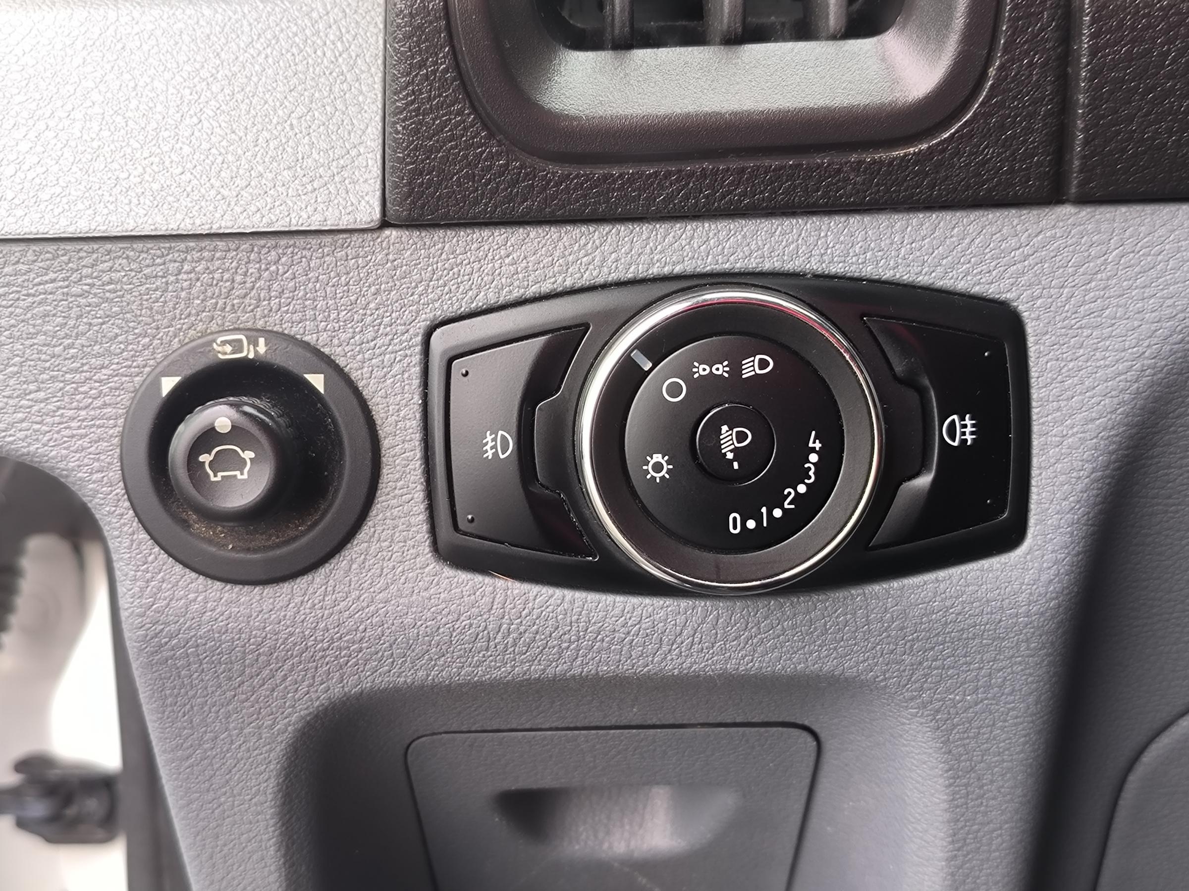 Ford Transit, 2018 - pohled č. 17