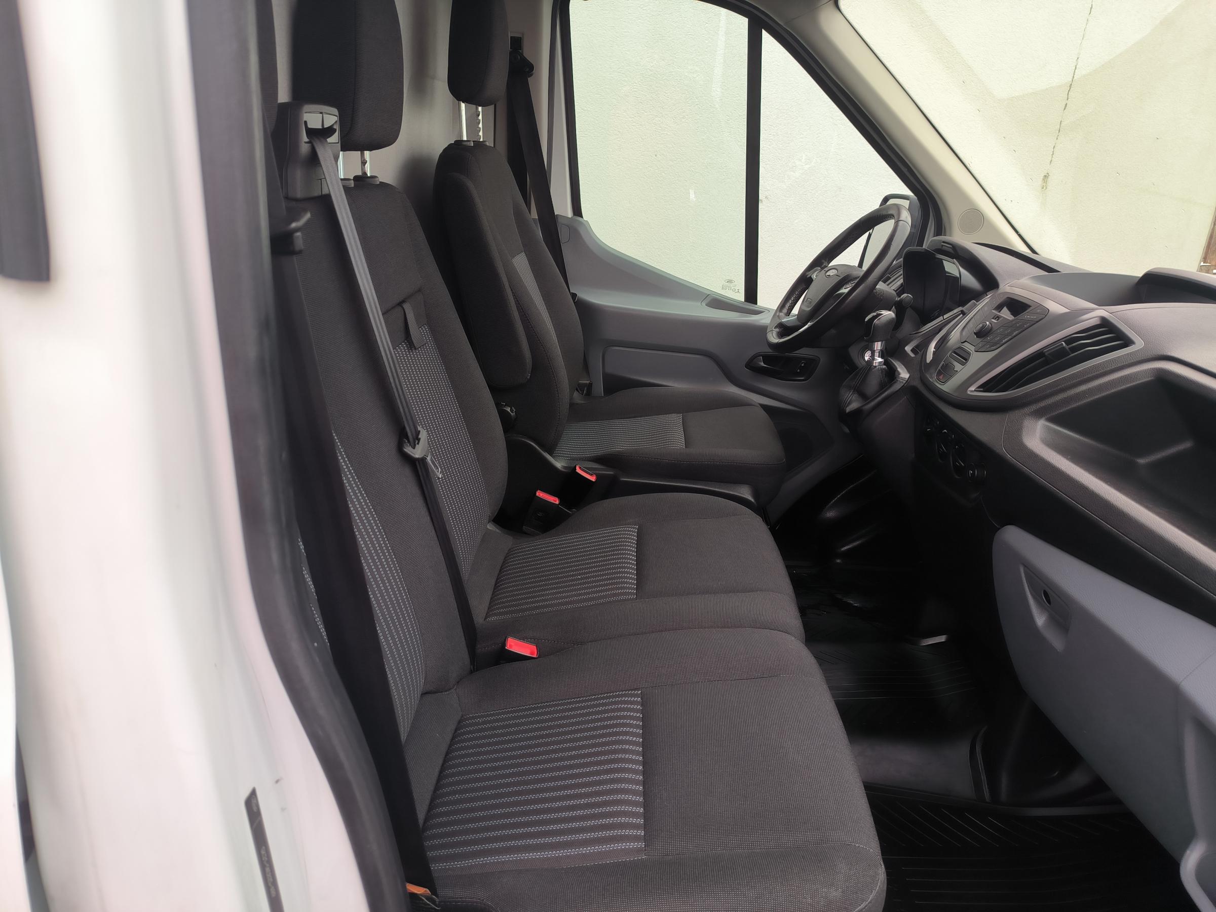 Ford Transit, 2018 - pohled č. 20