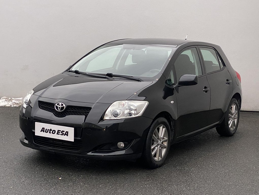 Toyota Auris 1.3i Team