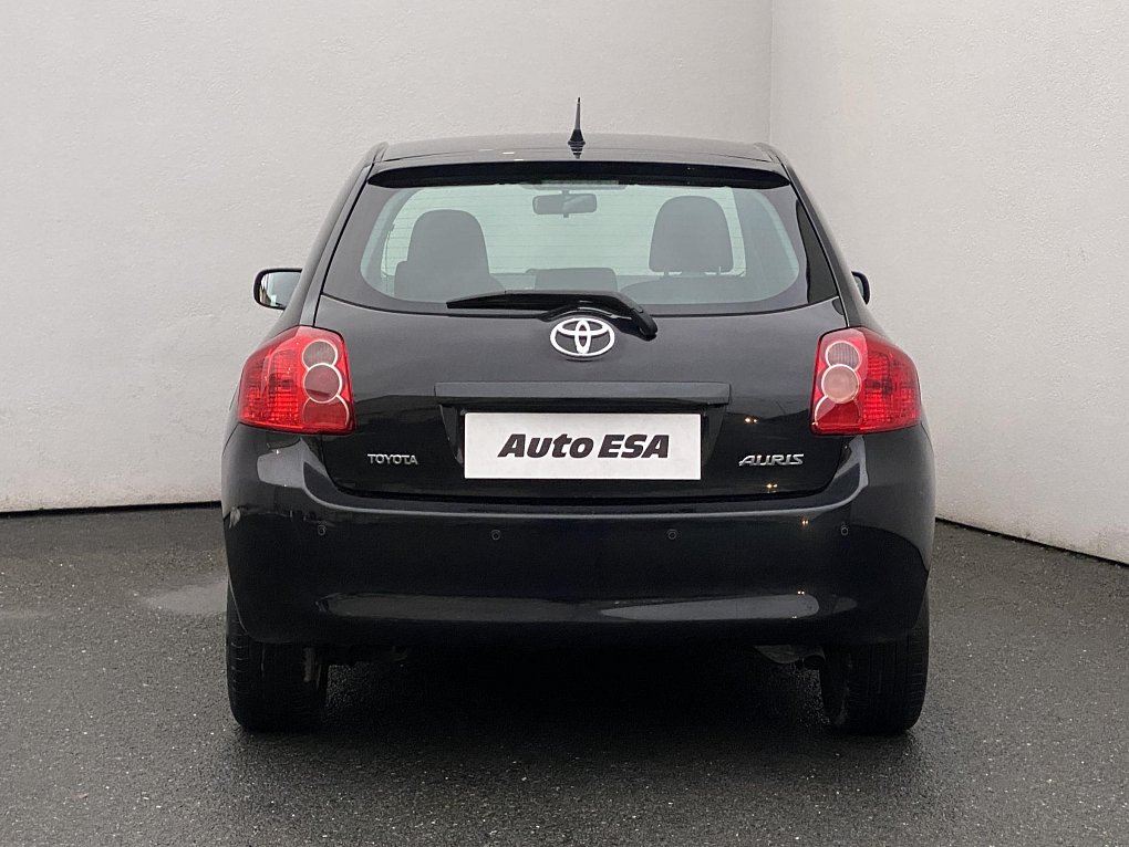 Toyota Auris 1.3i Team