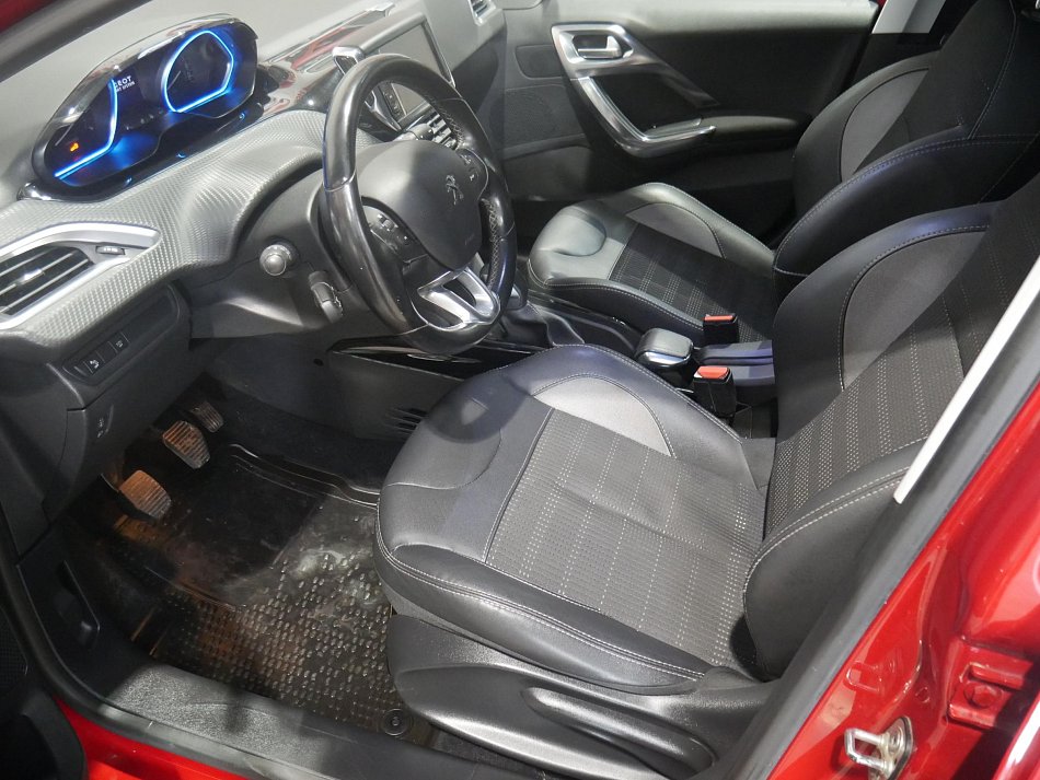 Peugeot 2008 1.2 PT Allure