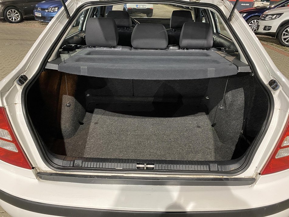 Škoda Octavia 1.6i  Tour