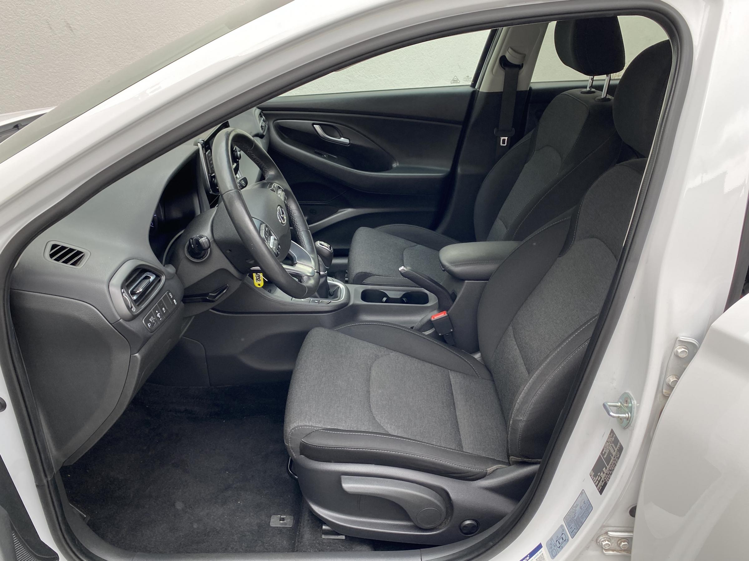 Hyundai i30, 2022 - pohled č. 13