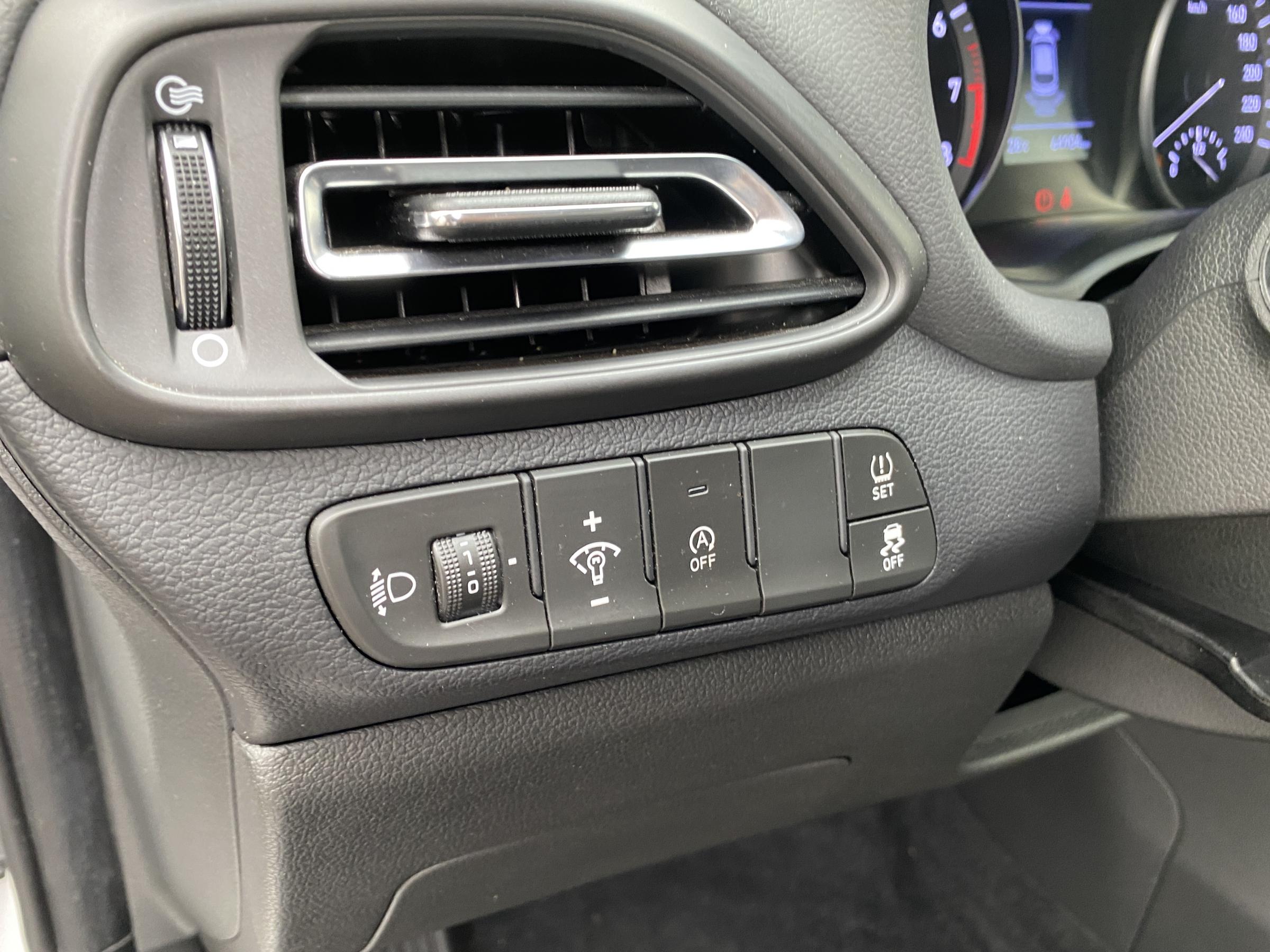 Hyundai i30, 2022 - pohled č. 17