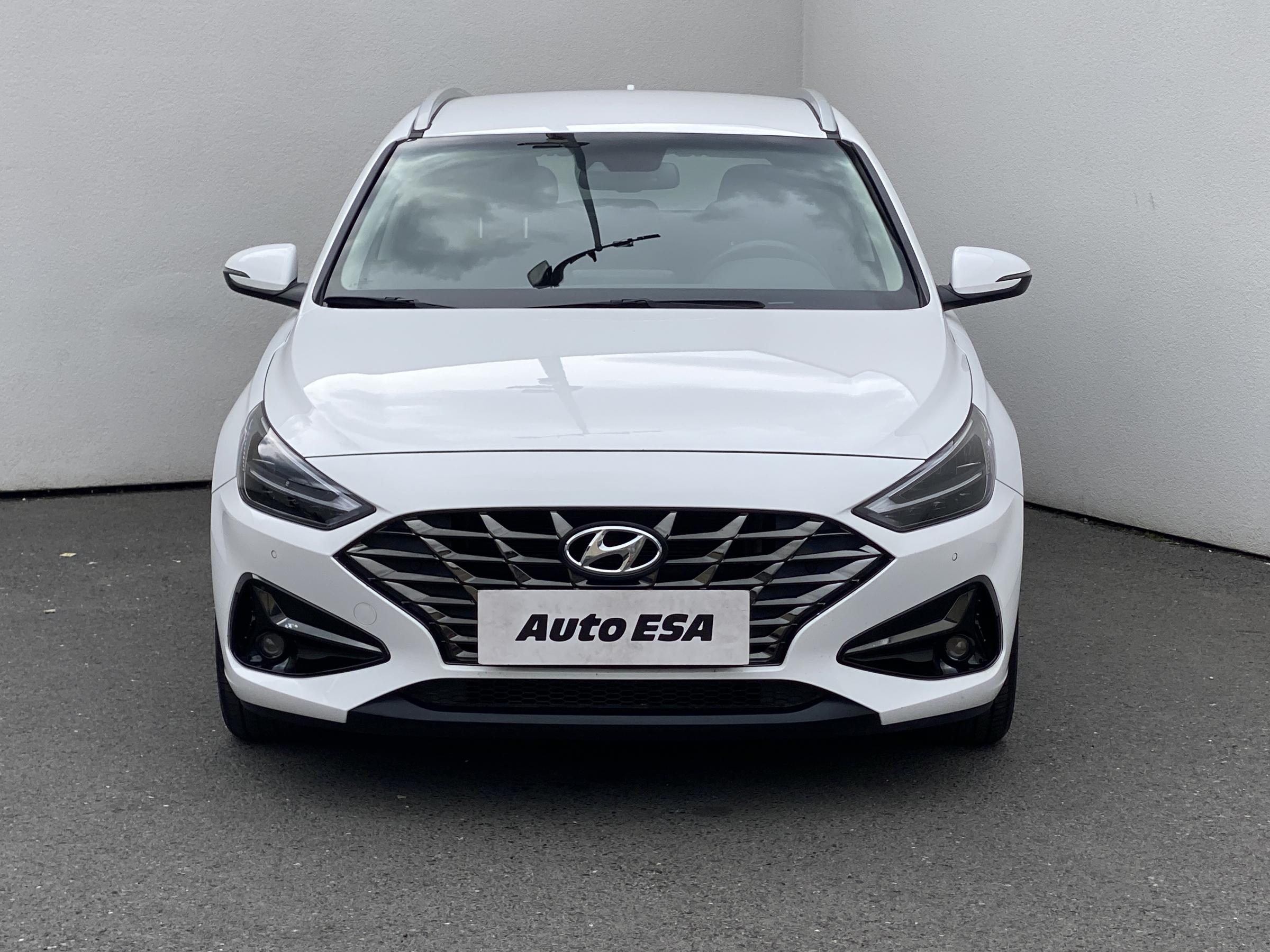 Hyundai i30, 2022 - pohled č. 2