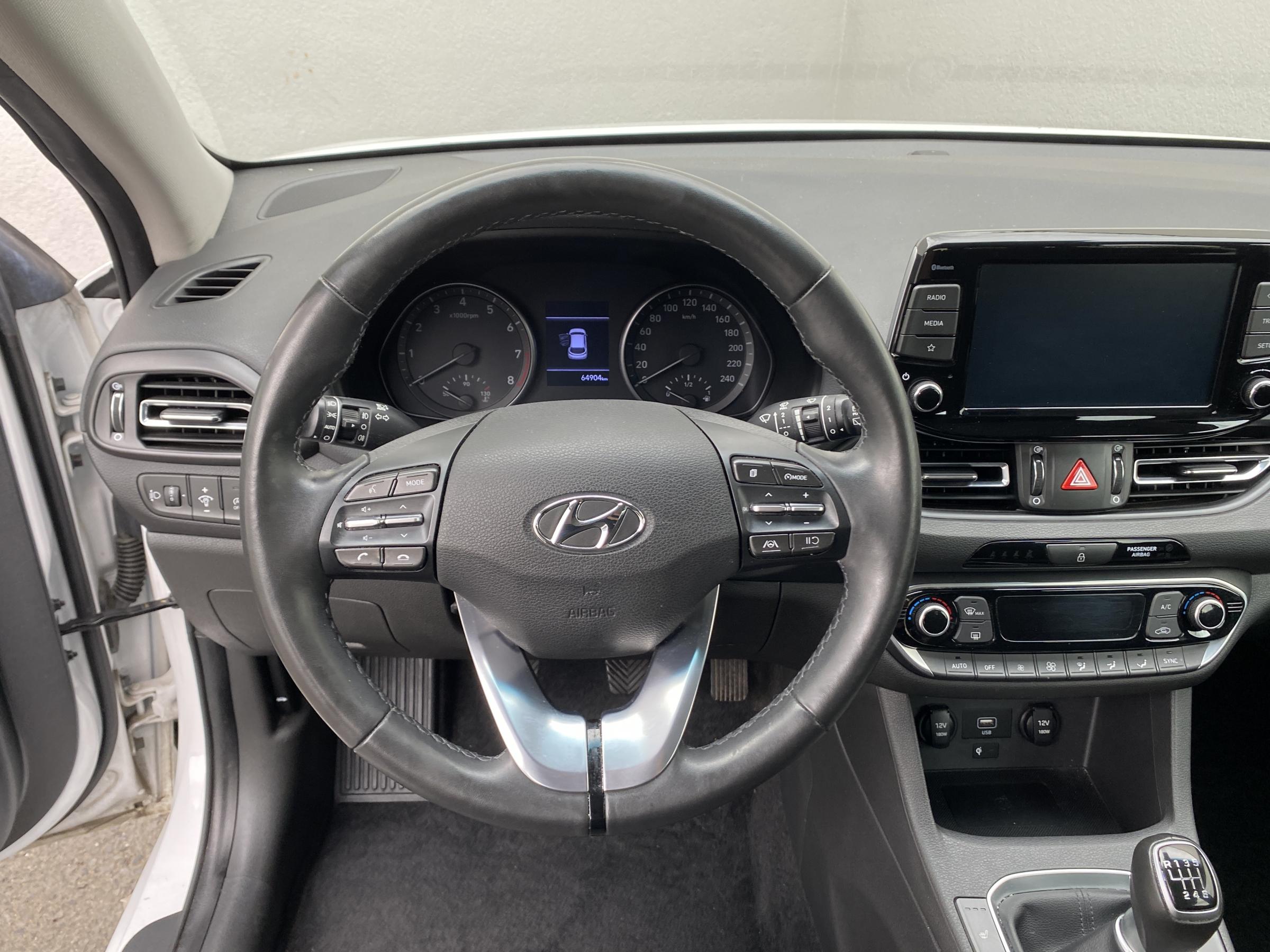 Hyundai i30, 2022 - pohled č. 9