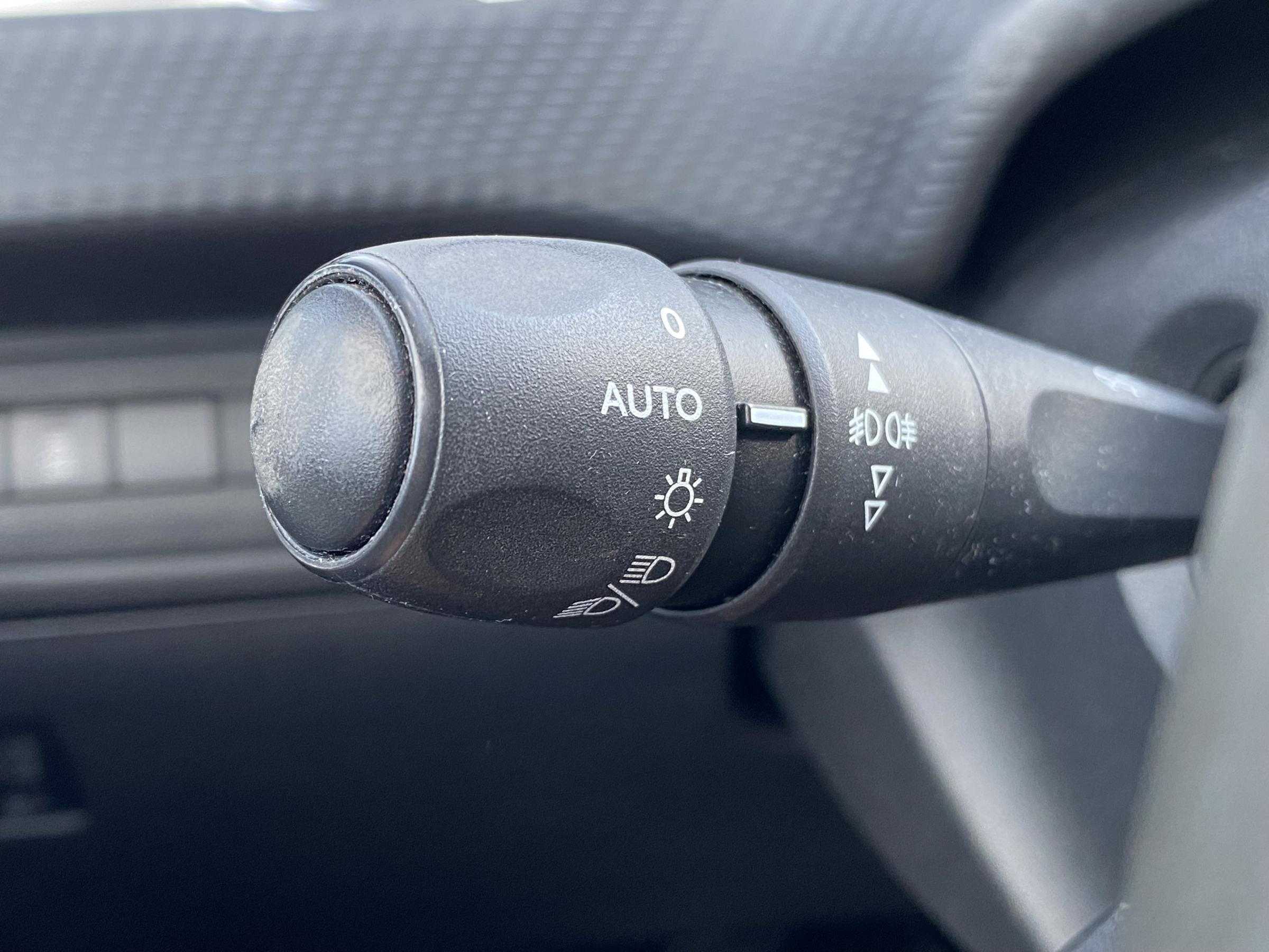 Peugeot 2008, 2013 - pohled č. 16