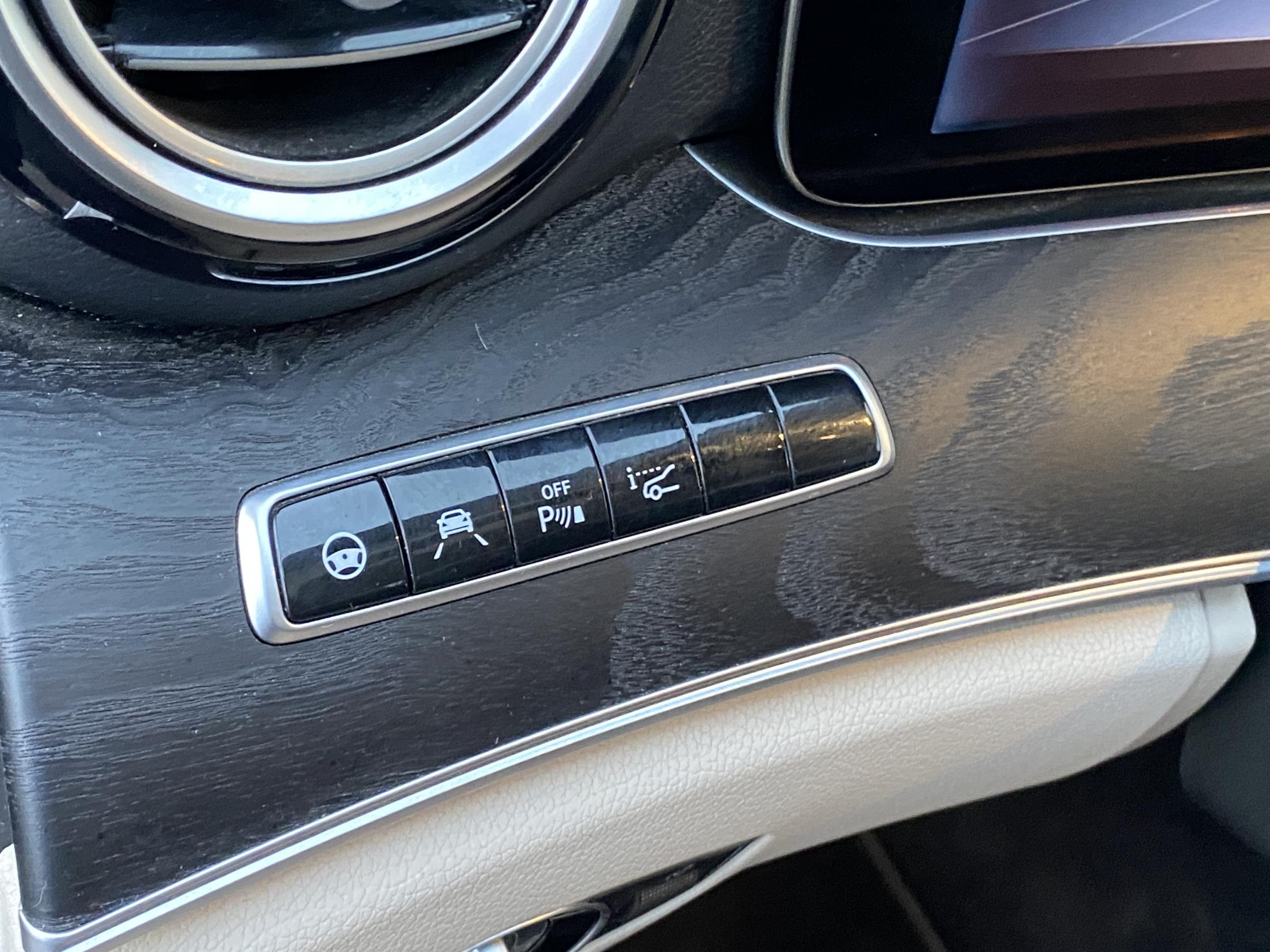 Mercedes-Benz Třída E, 2017 - pohled č. 22