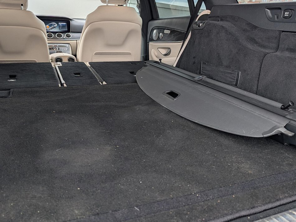 Mercedes-Benz Třída E 2.0CDi  E220 4M