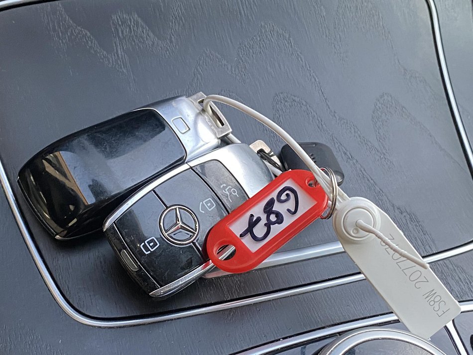 Mercedes-Benz Třída E 2.0CDi  E220 4M