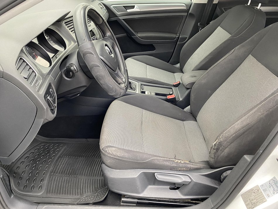 Volkswagen Golf 1.6 TDi 