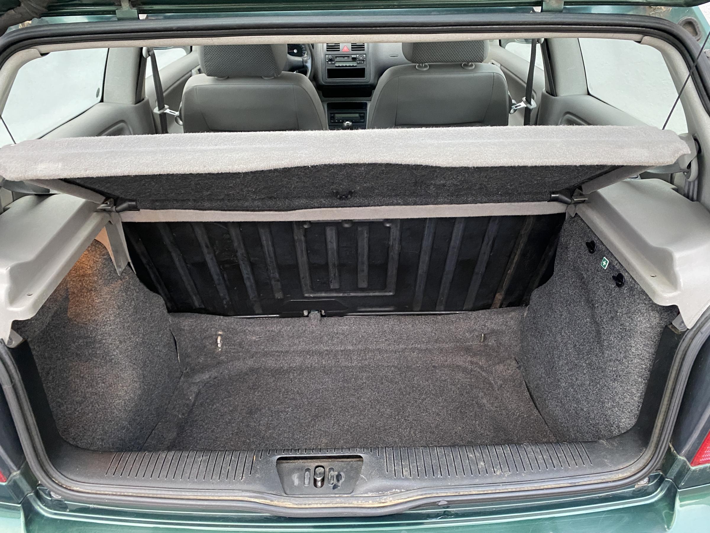 Volkswagen Polo, 2000 - pohled č. 7