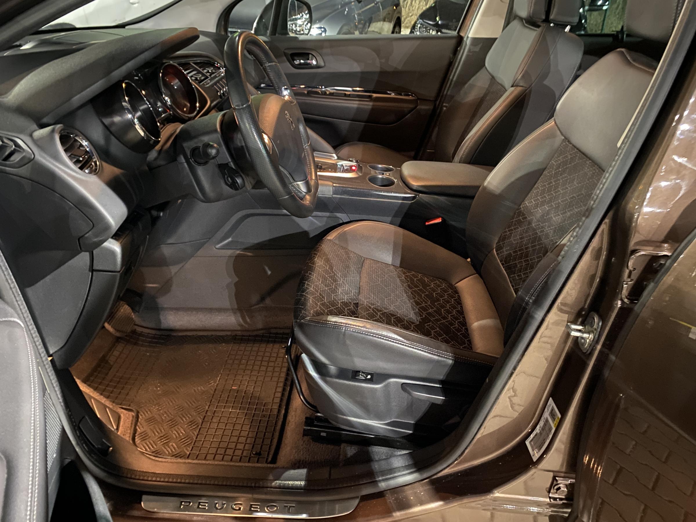 Peugeot 3008, 2014 - pohled č. 9