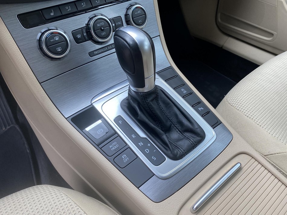 Volkswagen Passat 2.0 TDi 