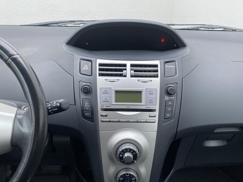 Toyota Yaris 1.3 VVTi Sol