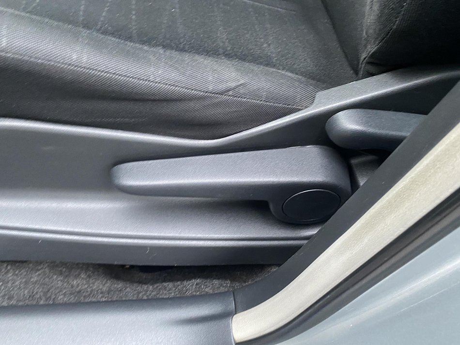 Toyota Yaris 1.3 VVTi Sol