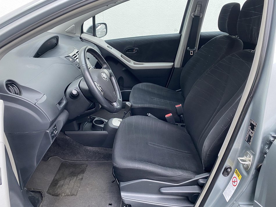 Toyota Yaris 1.3 VVTi Sol