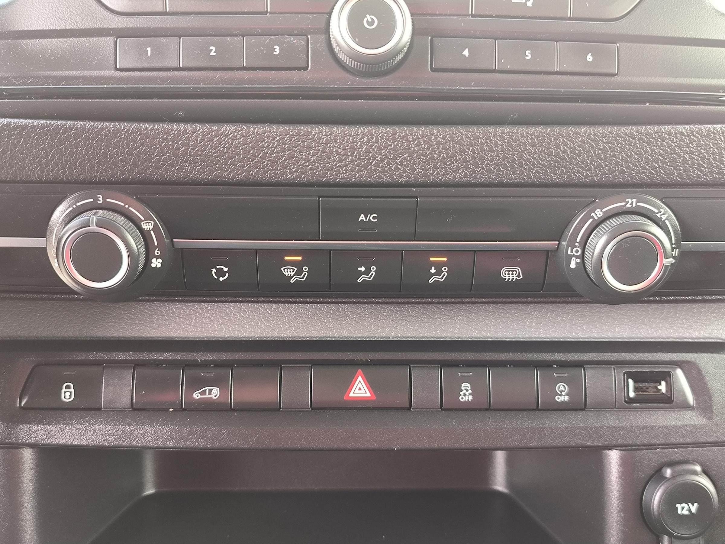 Opel Vivaro, 2021 - pohled č. 15