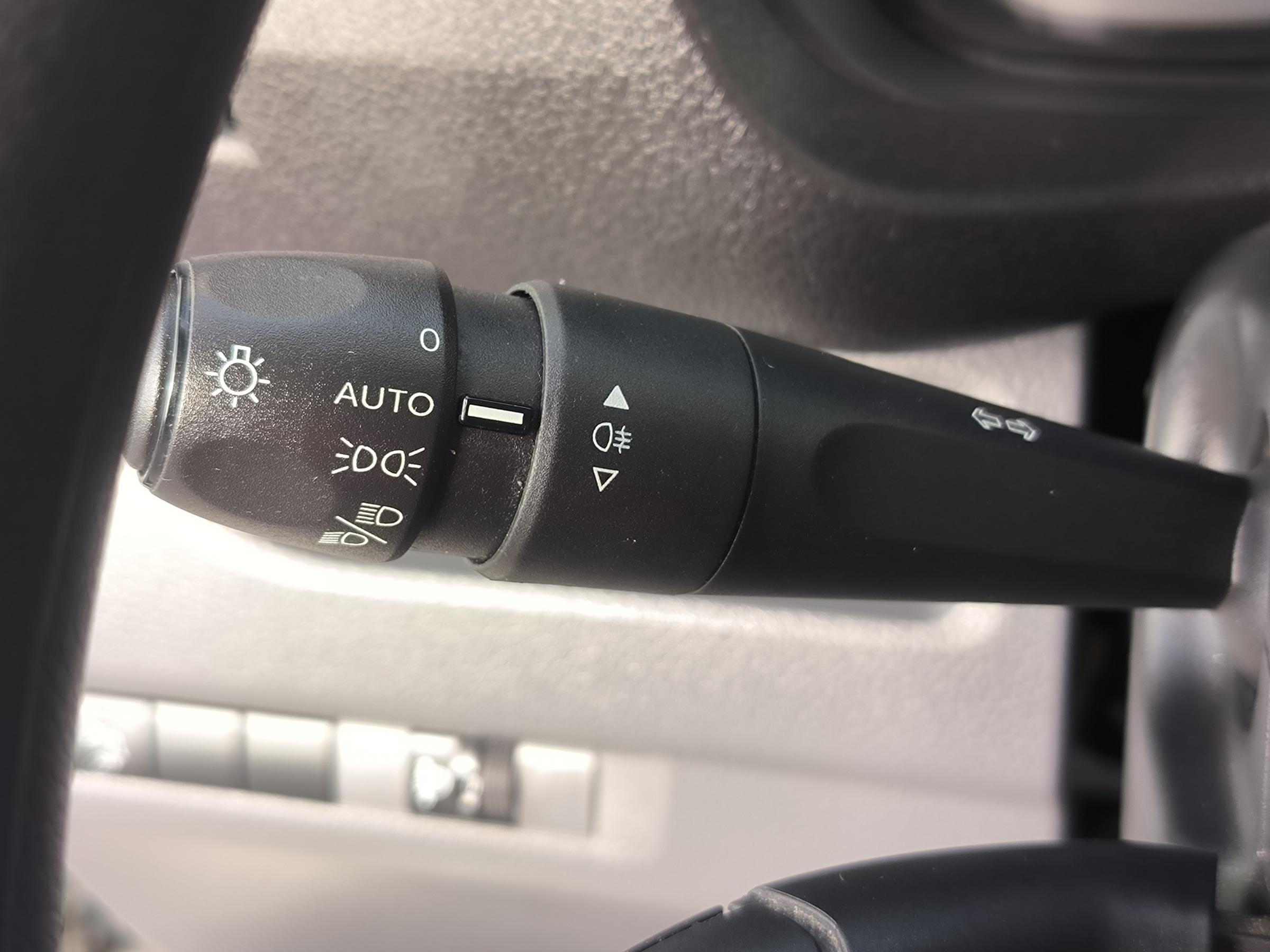 Opel Vivaro, 2021 - pohled č. 16