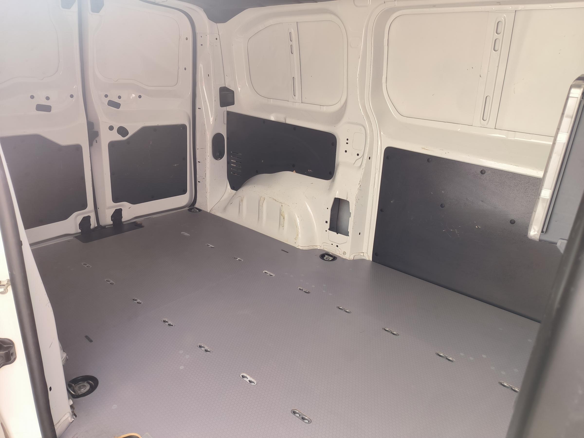 Opel Vivaro, 2021 - pohled č. 9