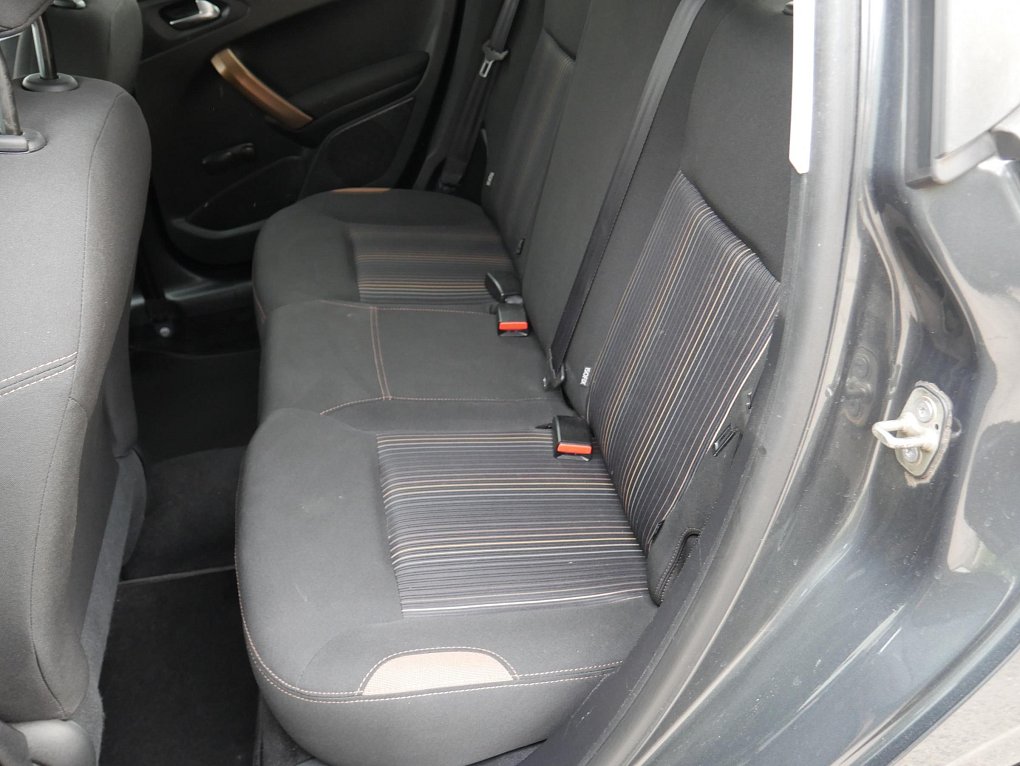 Peugeot 208 1.2 VTi 