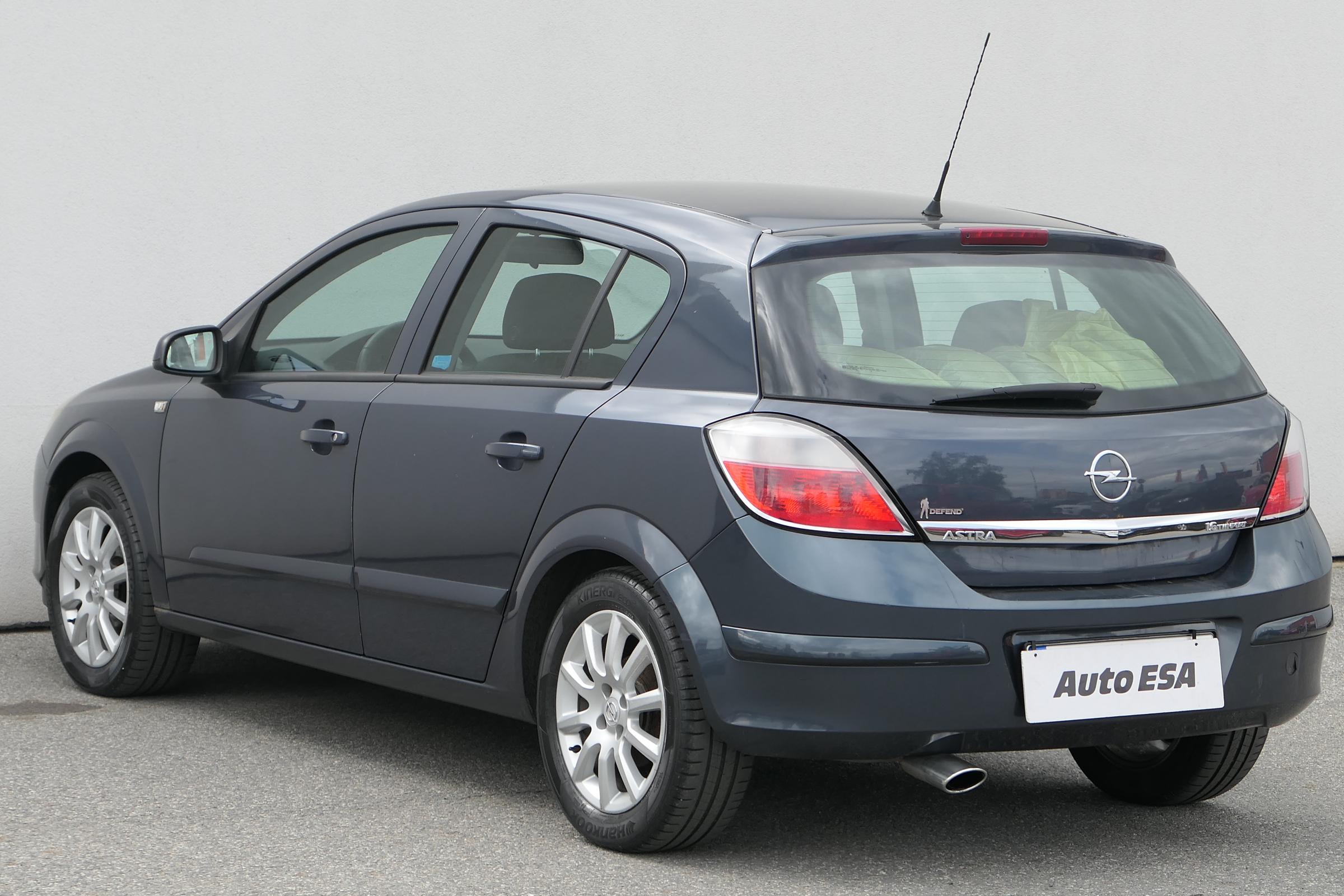 Opel Astra, 2006 - pohled č. 6