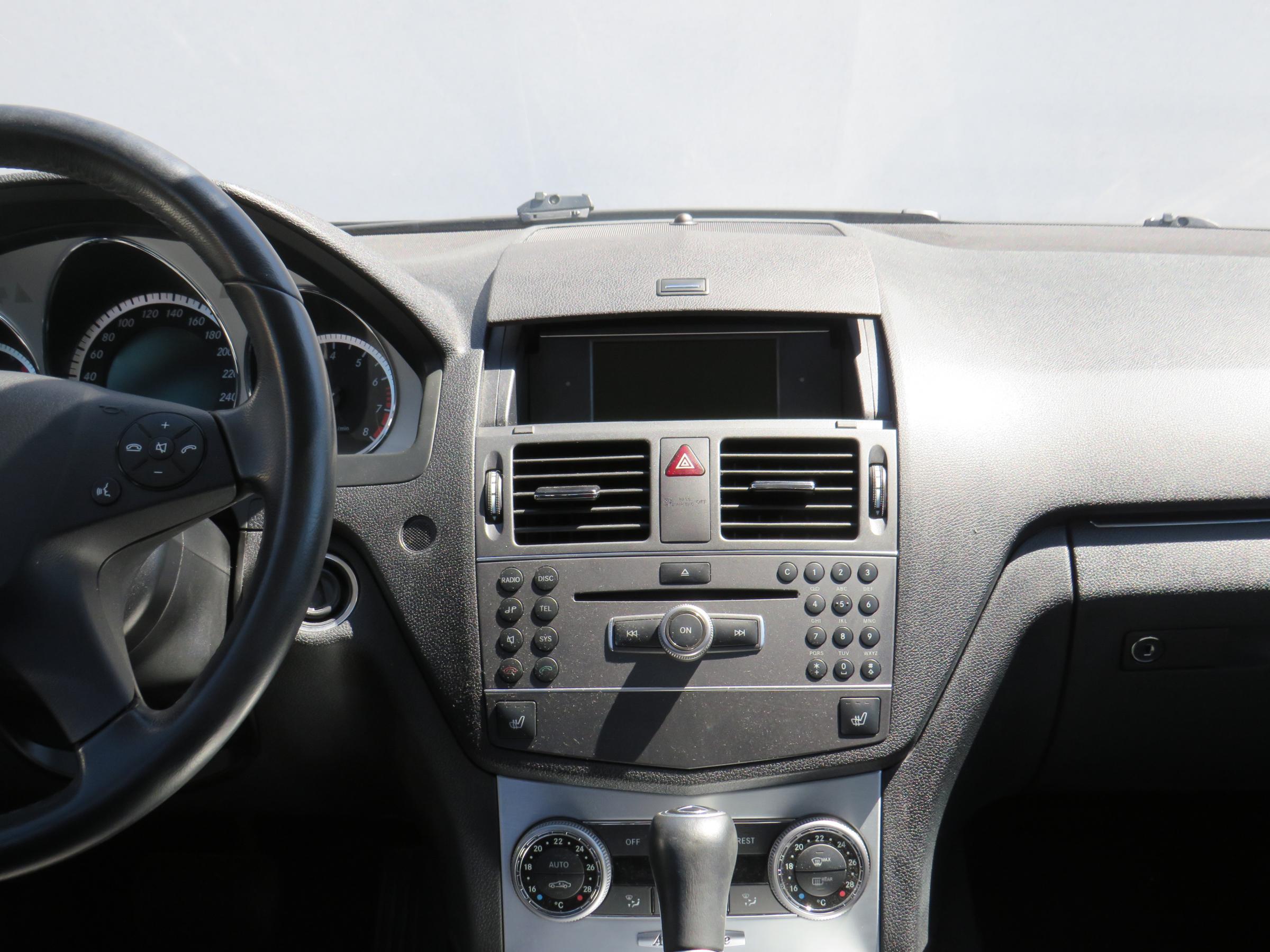 Mercedes-Benz Třída C, 2010 - pohled č. 10