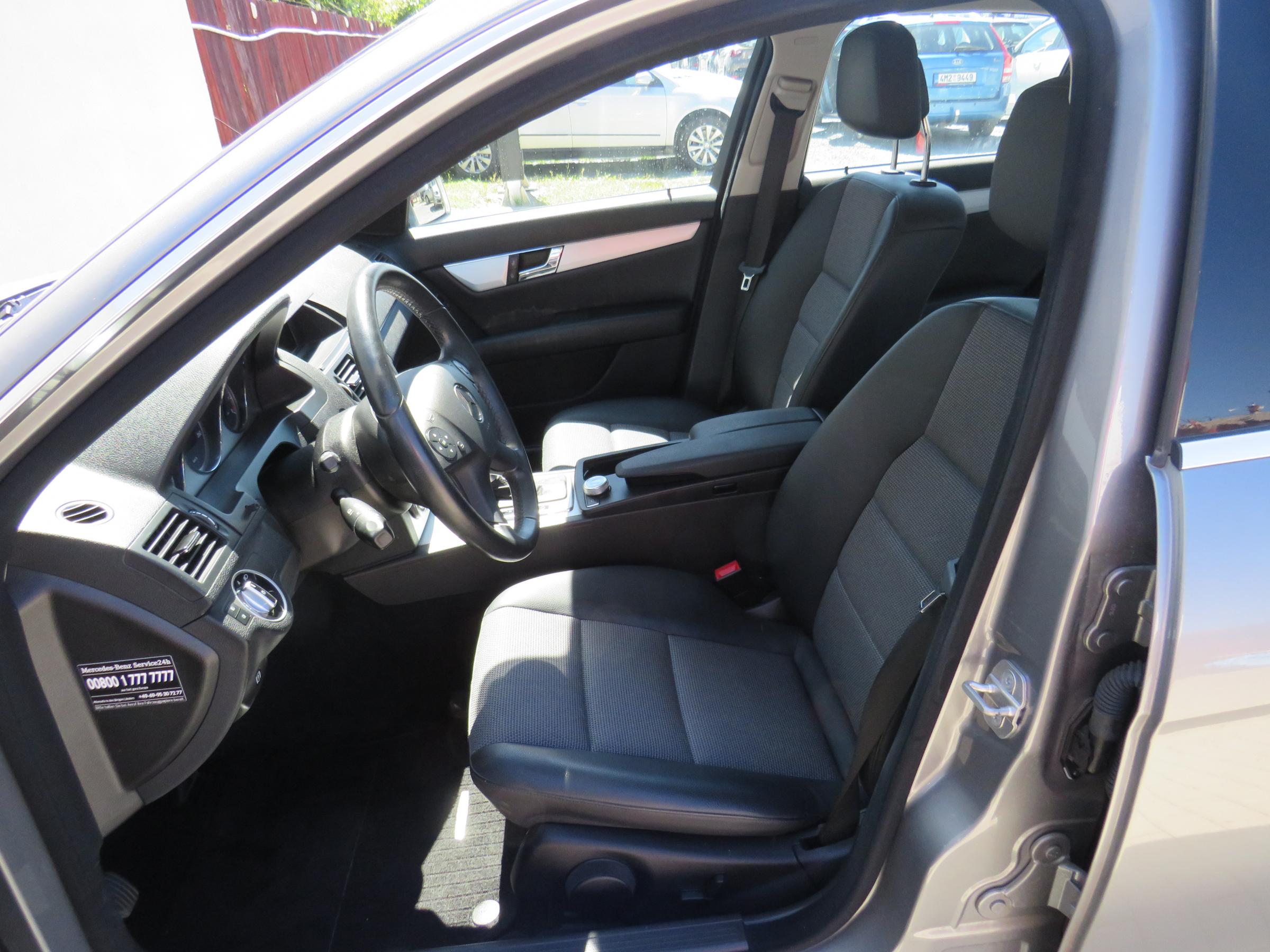 Mercedes-Benz Třída C, 2010 - pohled č. 11