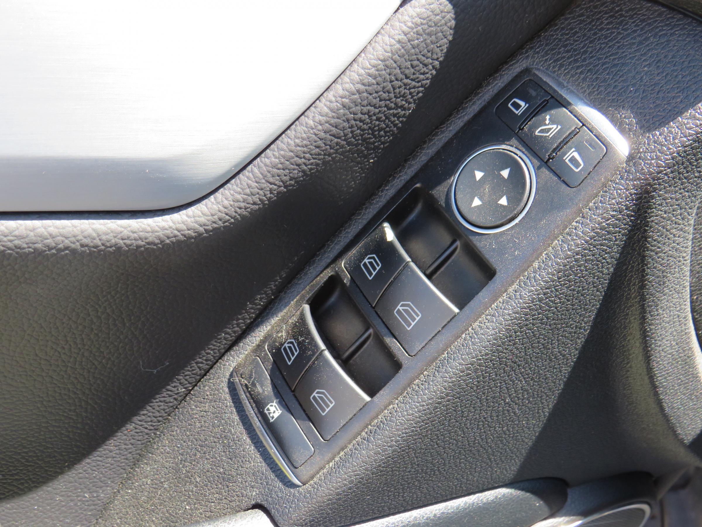 Mercedes-Benz Třída C, 2010 - pohled č. 14