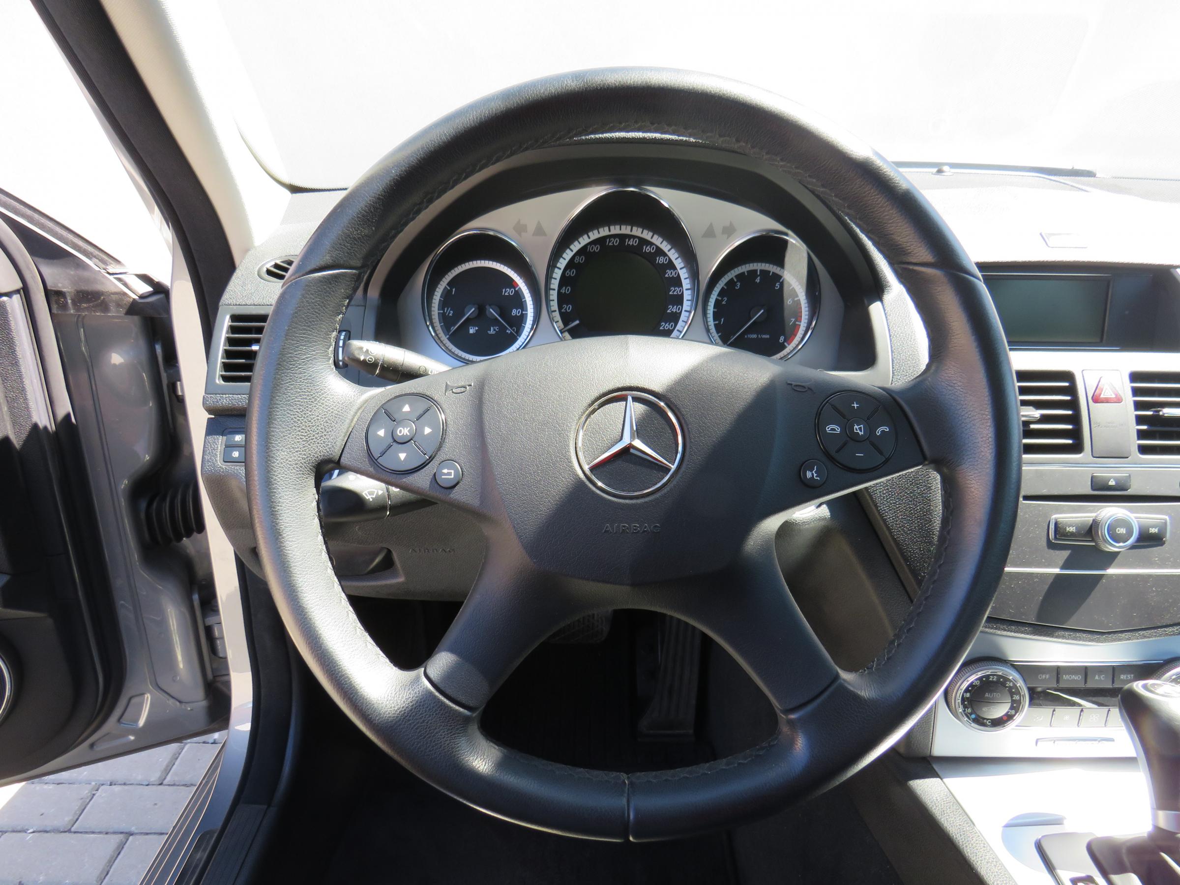 Mercedes-Benz Třída C, 2010 - pohled č. 16