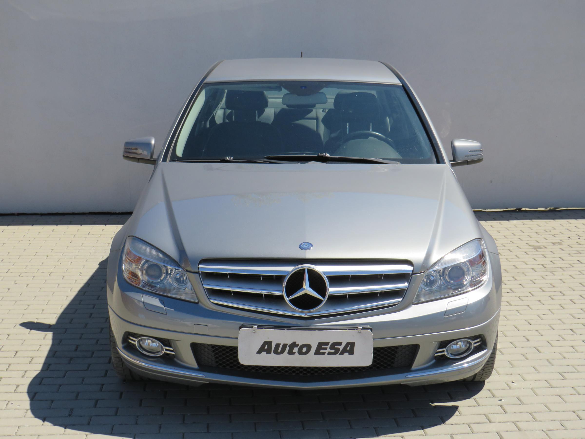 Mercedes-Benz Třída C, 2010 - pohled č. 2