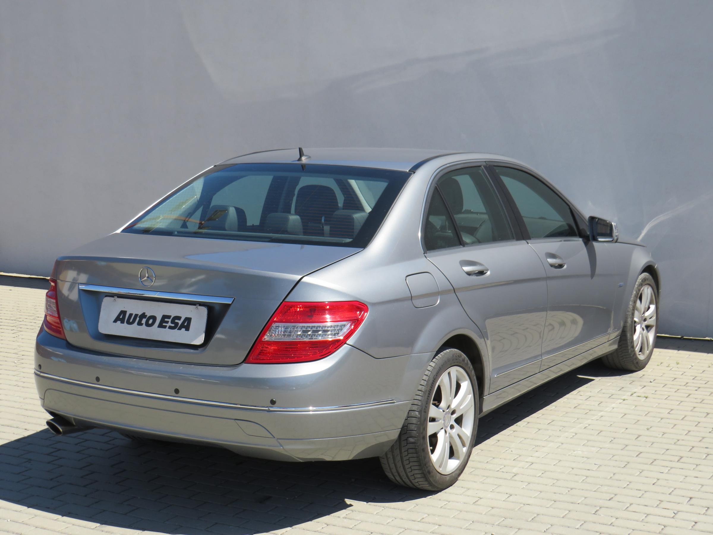 Mercedes-Benz Třída C, 2010 - pohled č. 4