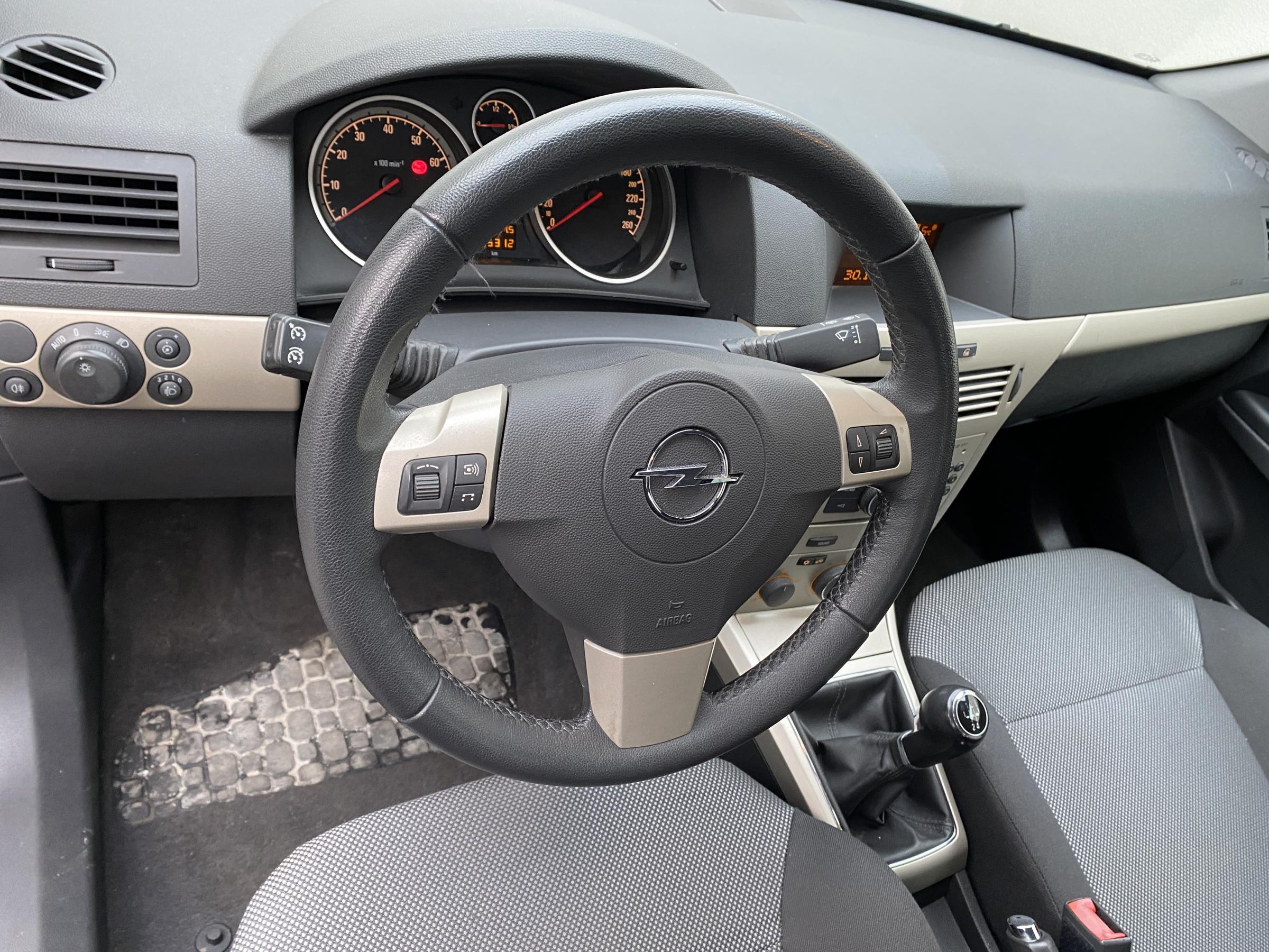Opel Astra, 2009 - pohled č. 12