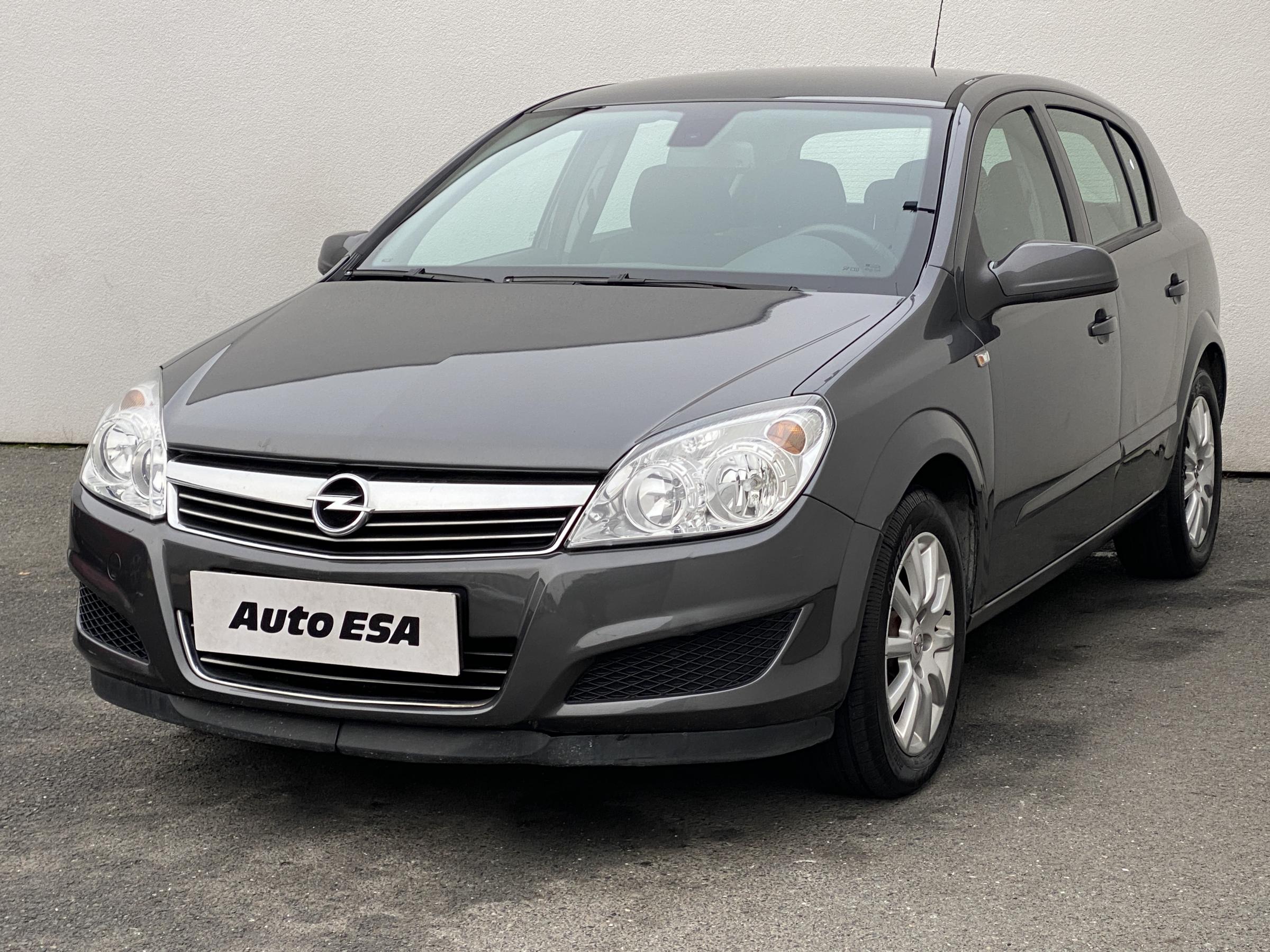 Opel Astra, 2009 - pohled č. 3