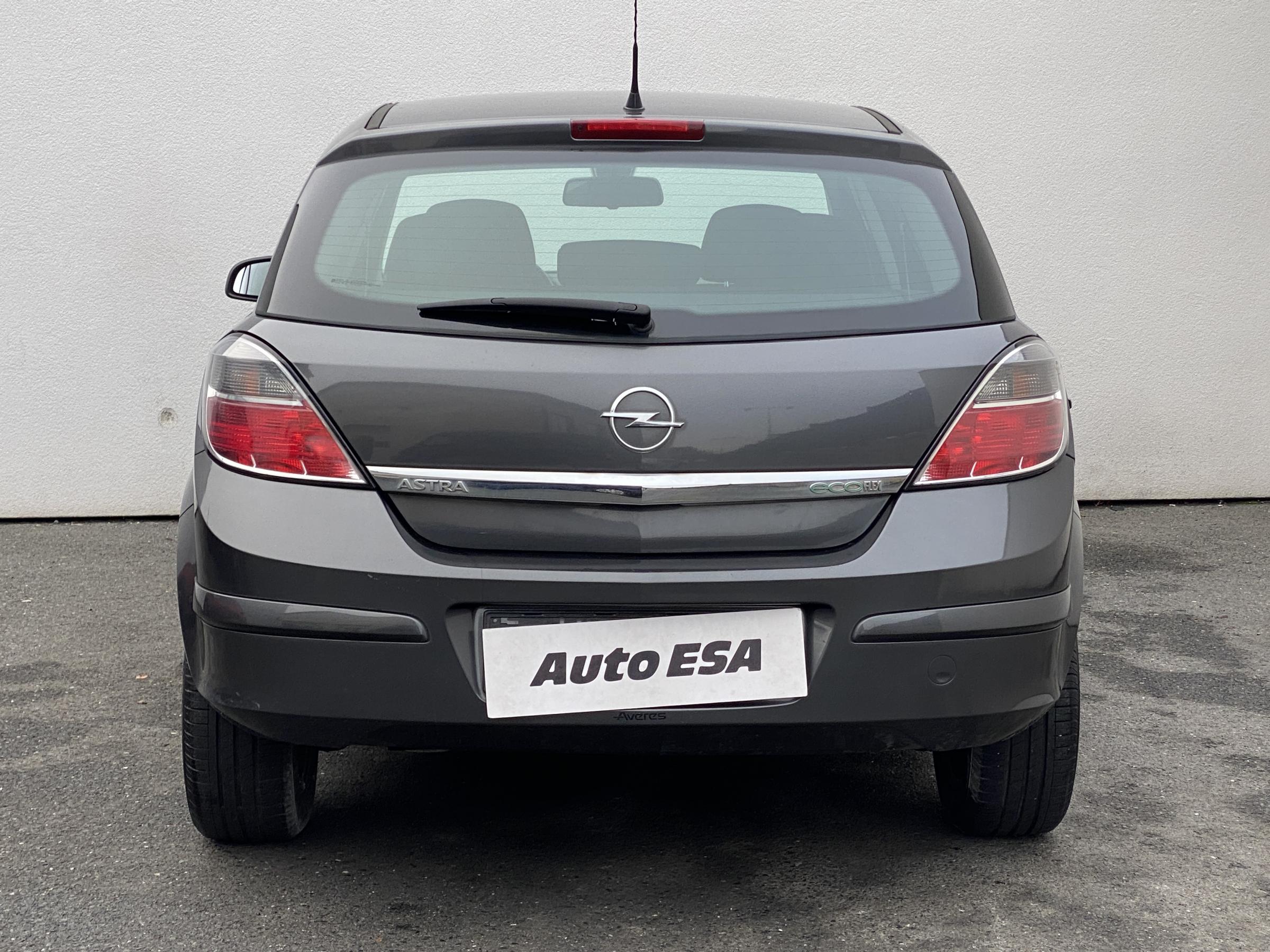 Opel Astra, 2009 - pohled č. 5