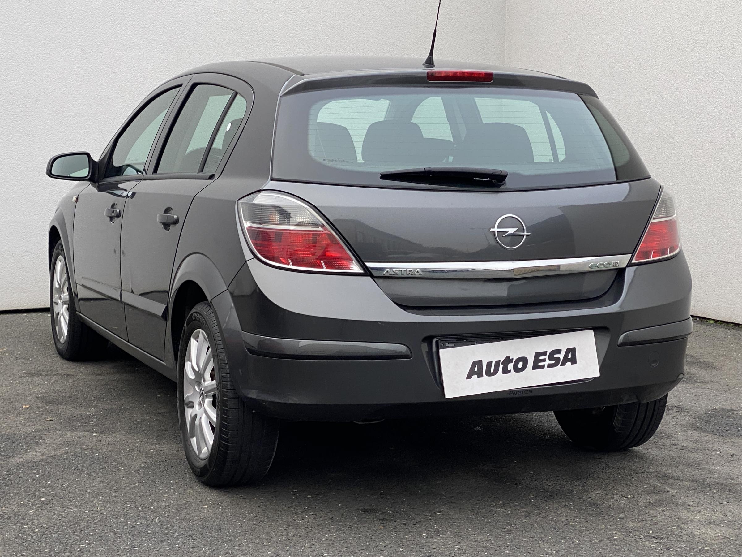 Opel Astra, 2009 - pohled č. 6
