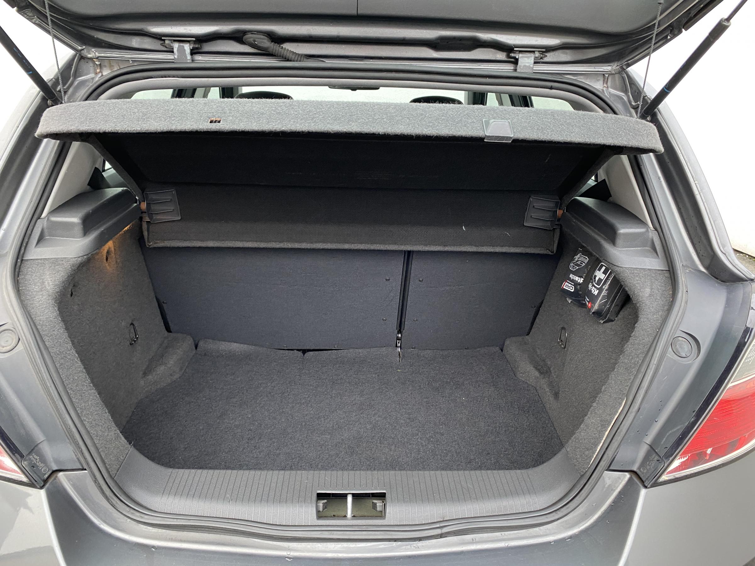 Opel Astra, 2009 - pohled č. 7