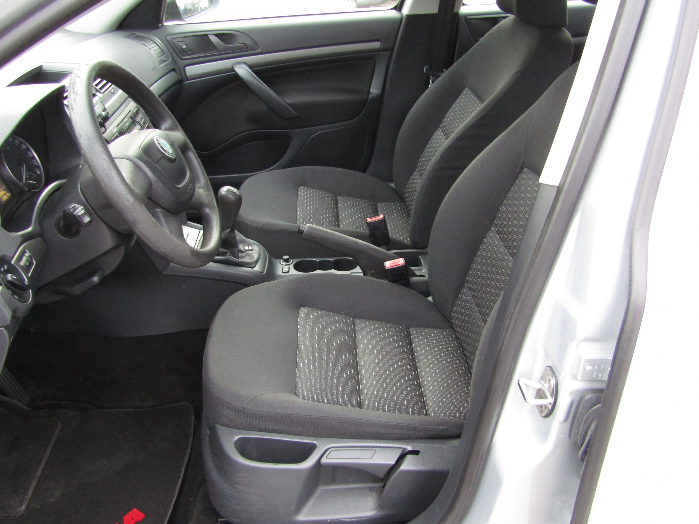 Škoda Octavia II, 2012 - pohled č. 9