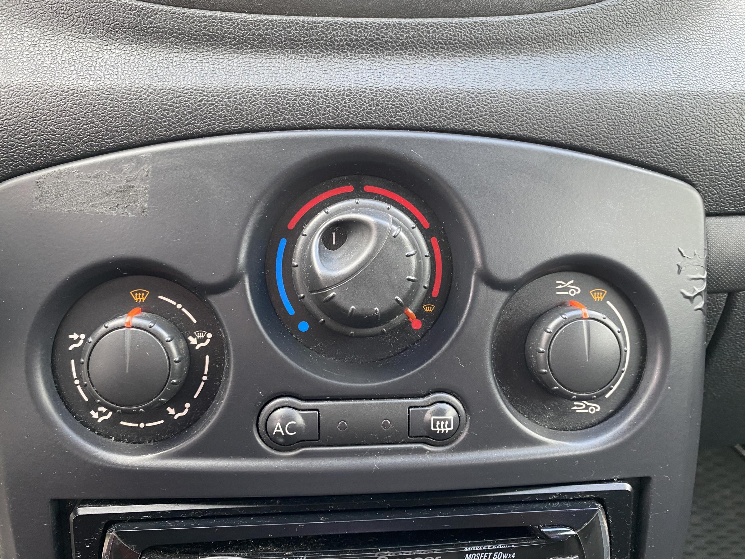 Renault Clio, 2009 - pohled č. 14