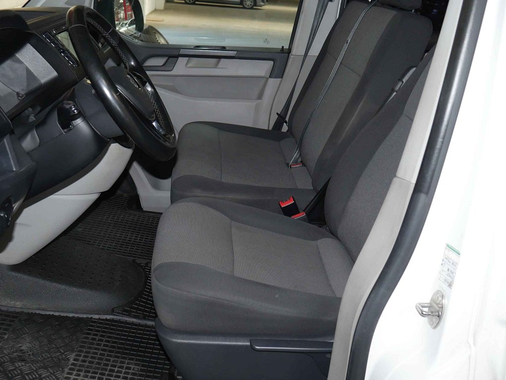 Volkswagen Transporter 2.0TDi  L2 9míst