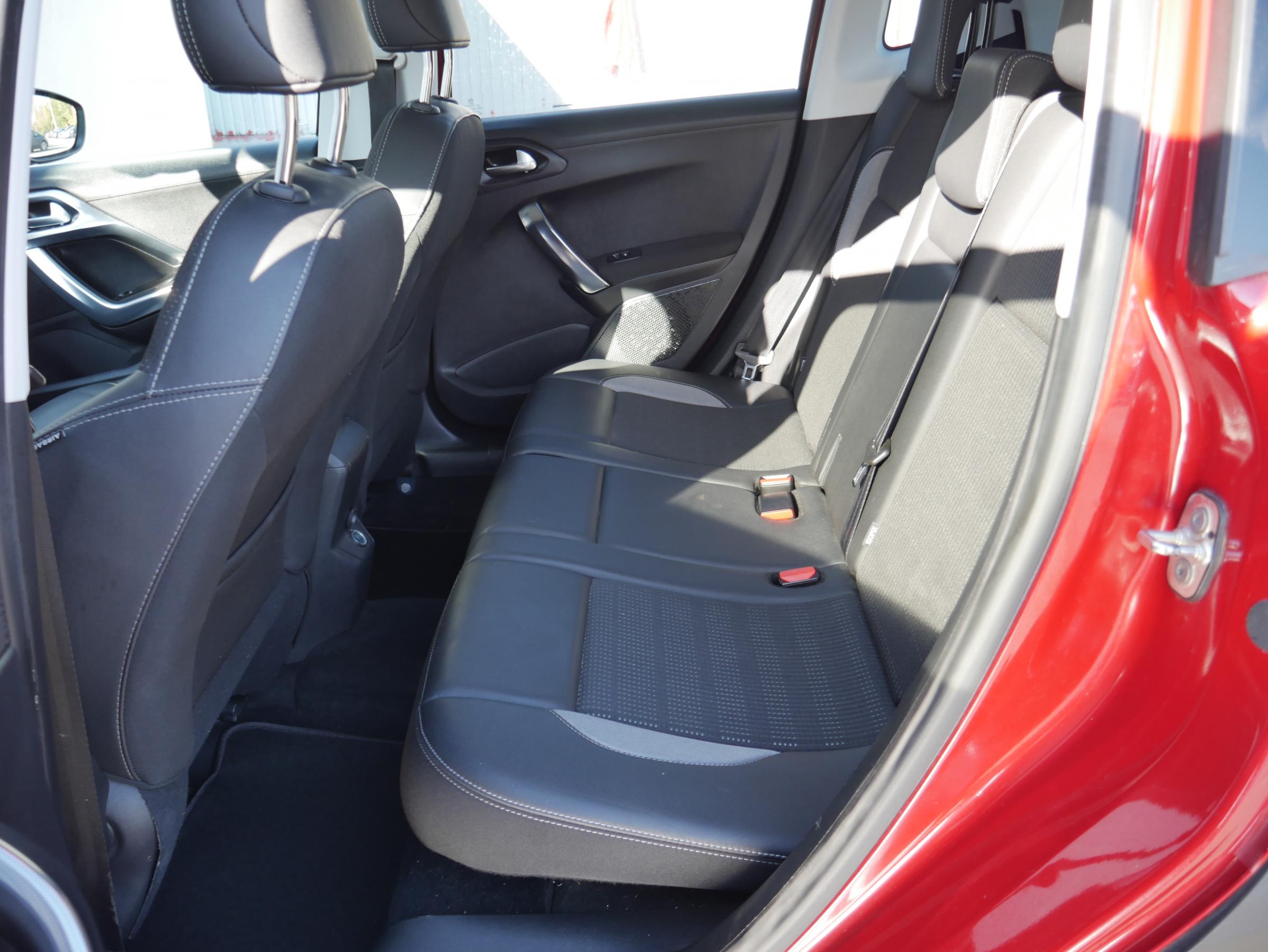 Peugeot 2008, 2018 - pohled č. 10