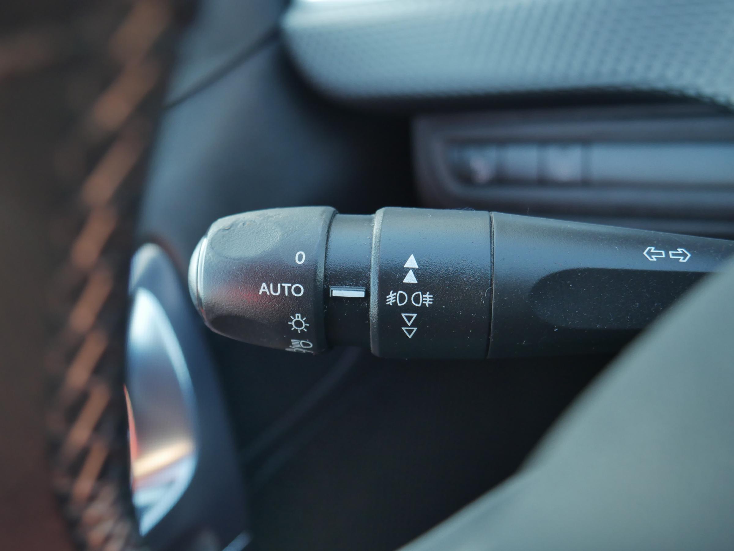 Peugeot 2008, 2018 - pohled č. 12