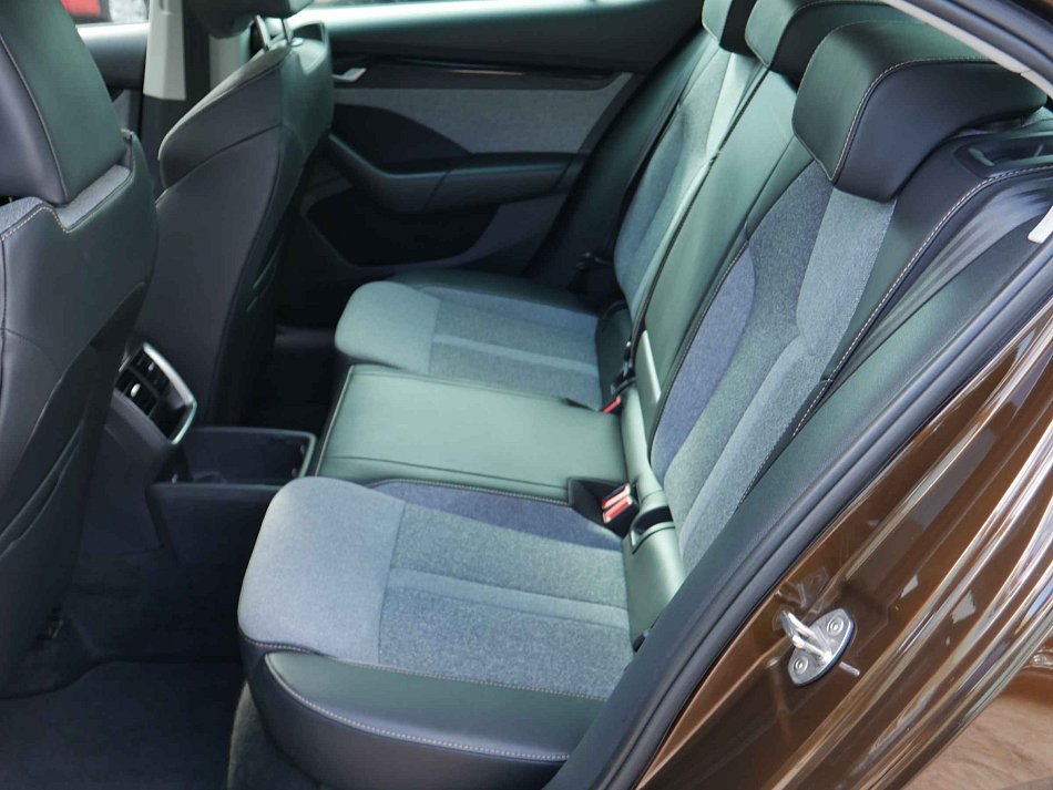 Škoda Octavia IV 1.5 TSi Selection
