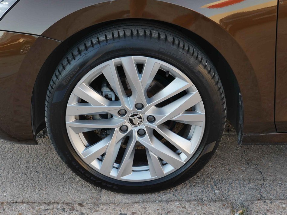 Škoda Octavia IV 1.5 TSi Selection