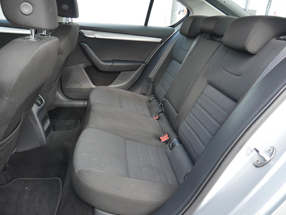 Škoda Octavia III 2.0 TDi Elegance