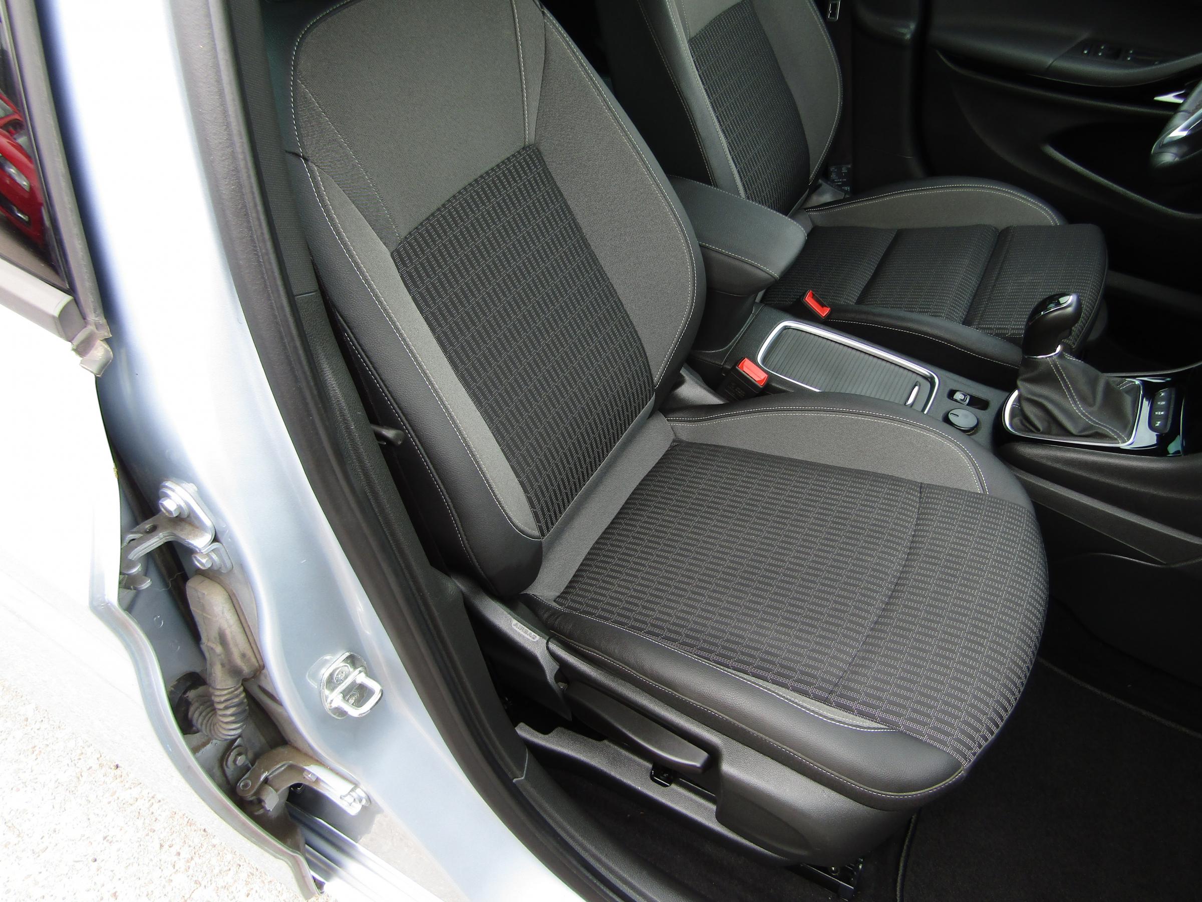 Opel Astra, 2021 - pohled č. 13