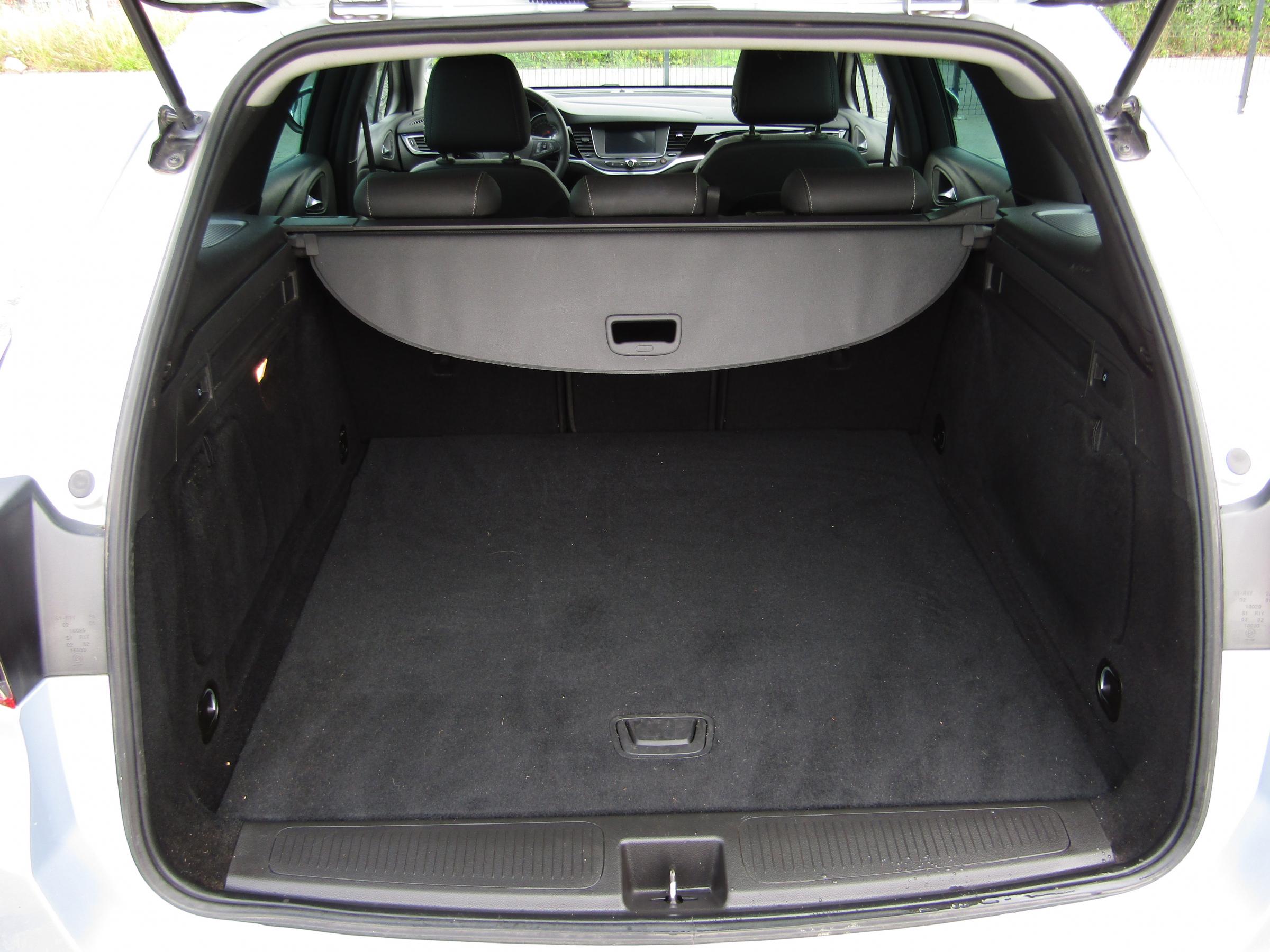 Opel Astra, 2021 - pohled č. 8