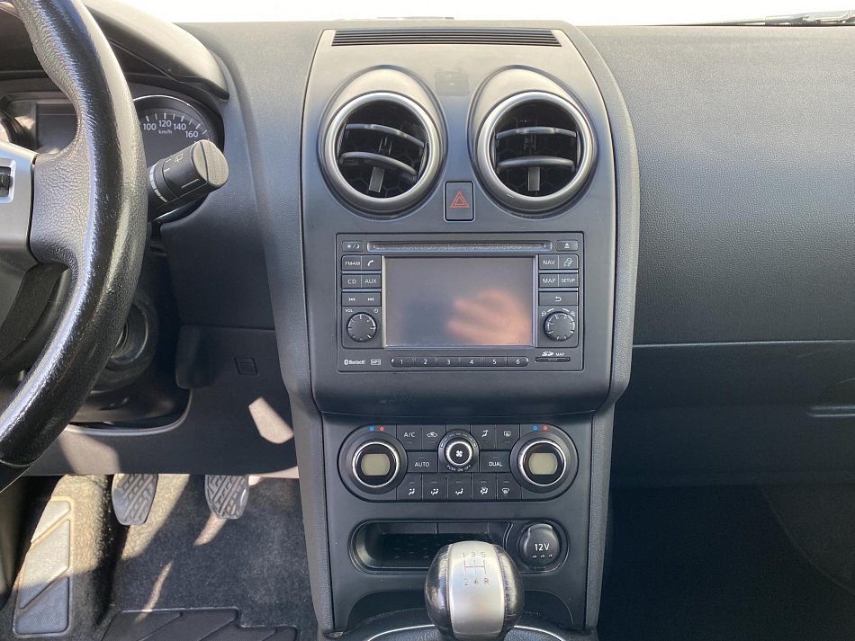 Nissan Qashqai 1.6i Connect