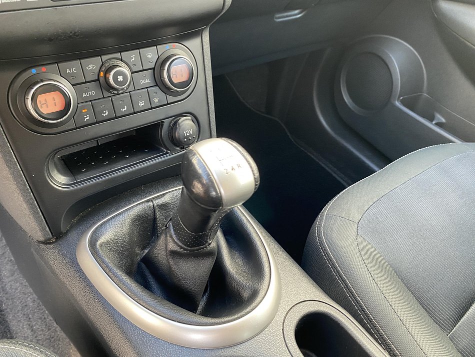 Nissan Qashqai 1.6i Connect