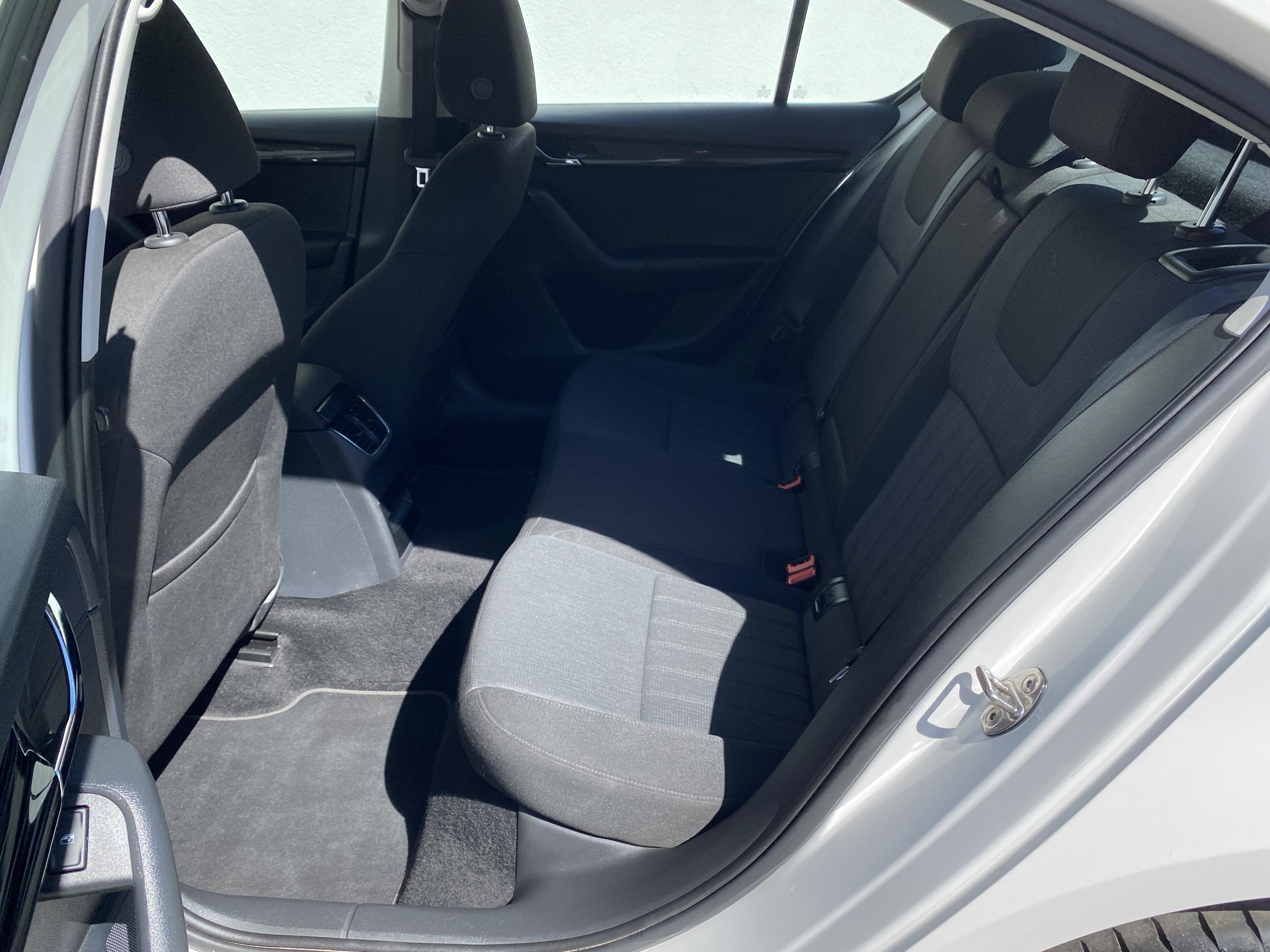 Škoda Octavia III, 2019 - pohled č. 13